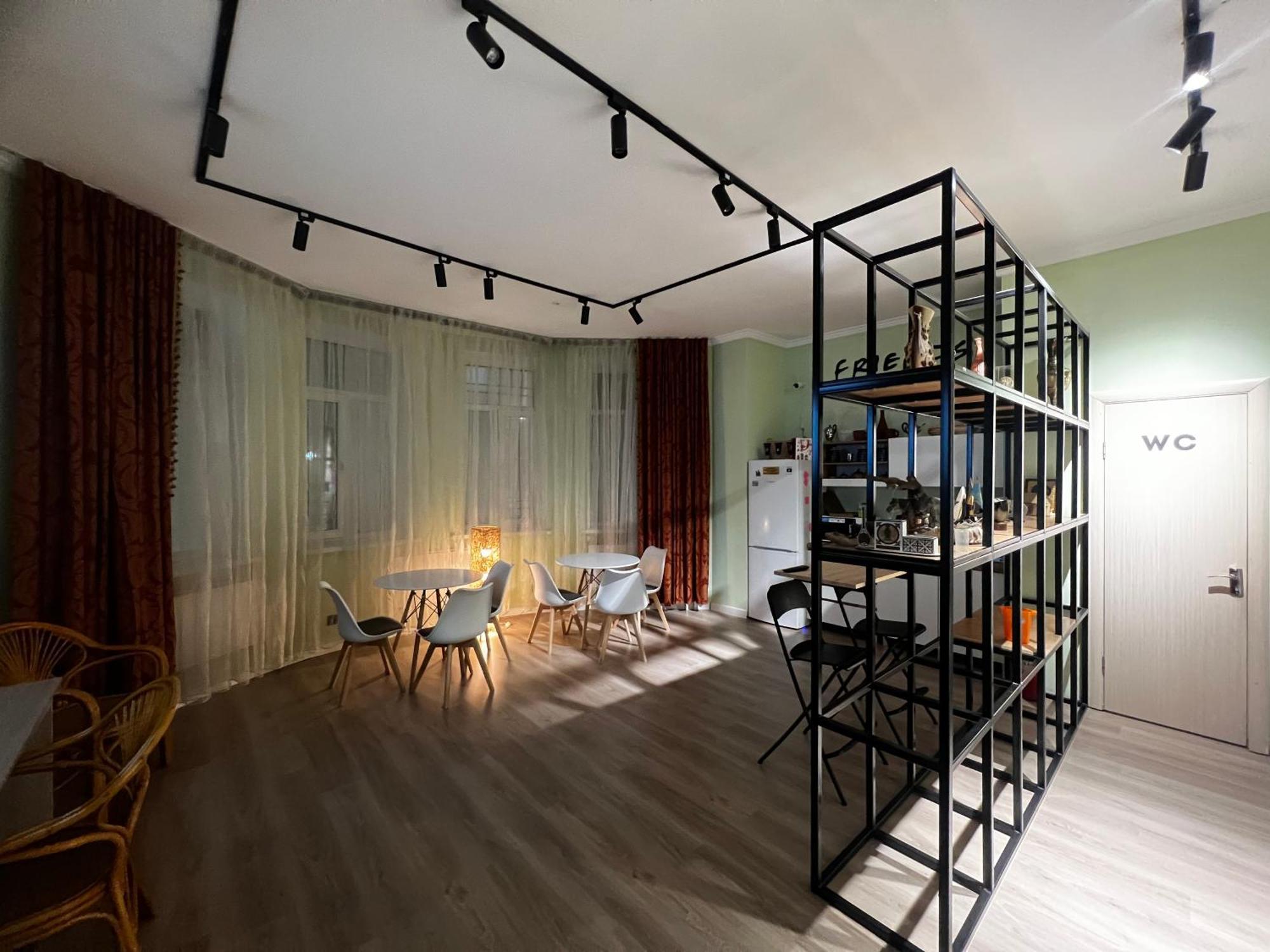 Friends Hostel Астана Экстерьер фото