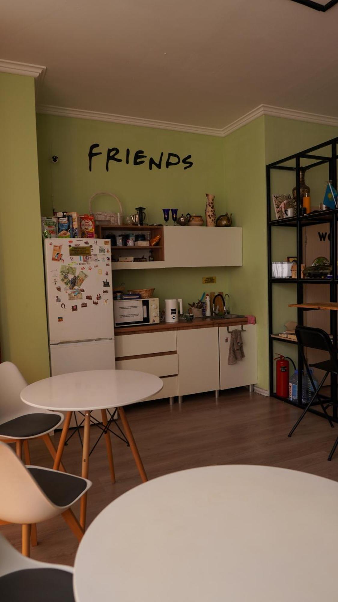 Friends Hostel Астана Экстерьер фото