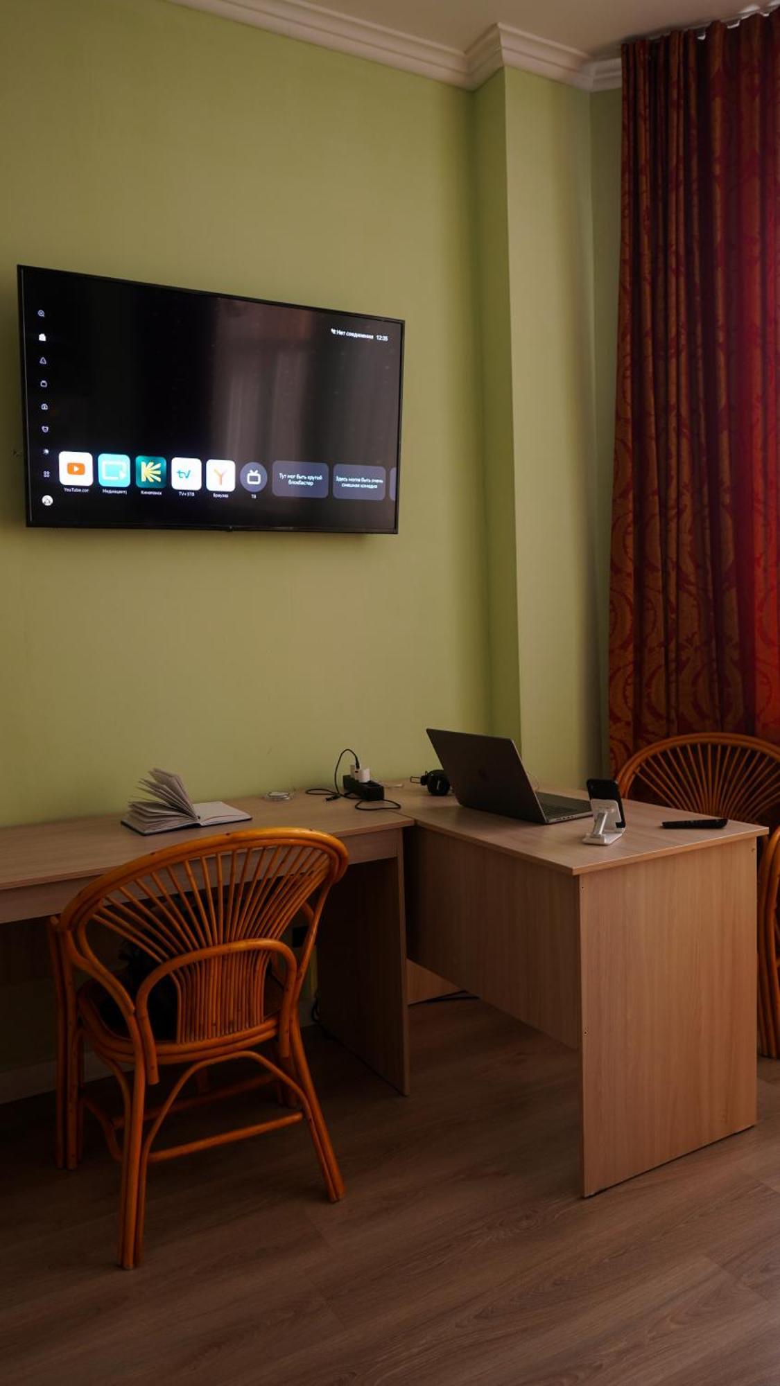 Friends Hostel Астана Экстерьер фото